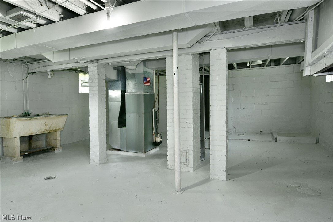 343 E Liberty Street Girard OH 44420
