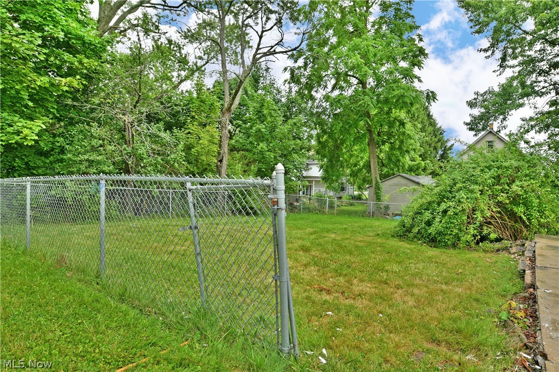 343 E Liberty Street Girard OH 44420