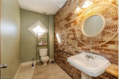 514 Reno Drive Louisville OH 44641