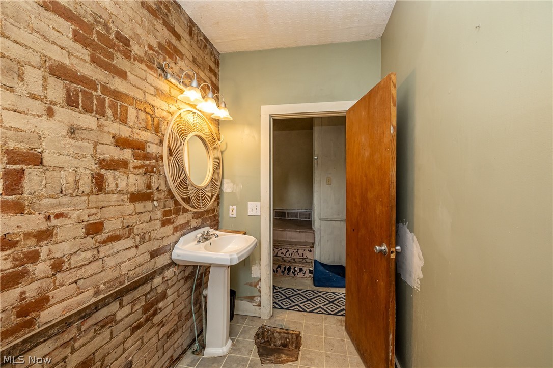 514 Reno Drive Louisville OH 44641