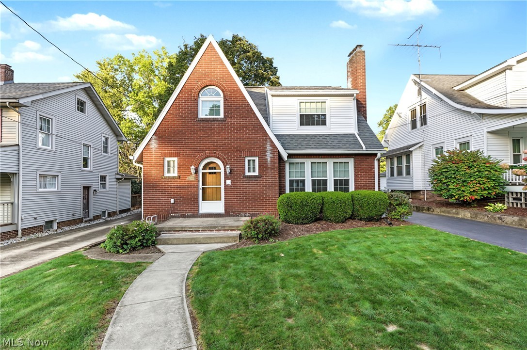 832 Homewood Avenue Salem OH 44460
