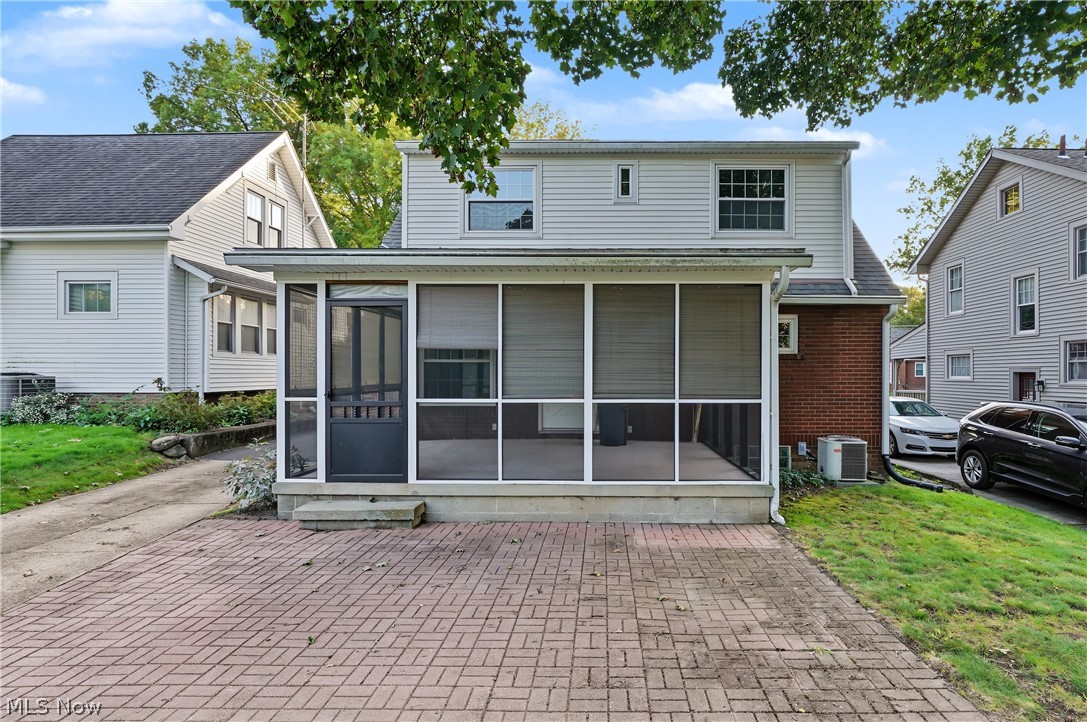 832 Homewood Avenue Salem OH 44460