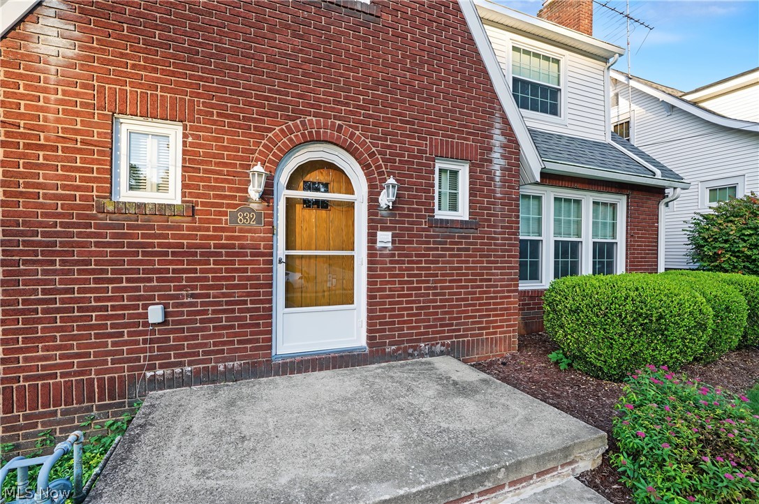 832 Homewood Avenue Salem OH 44460