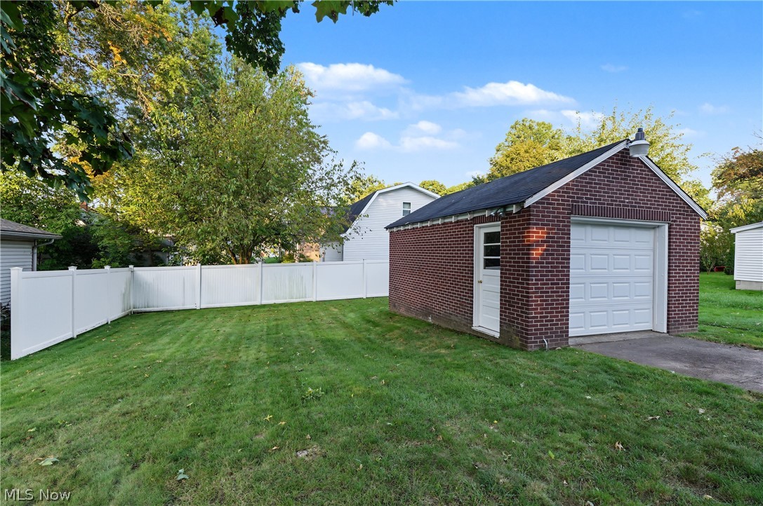 832 Homewood Avenue Salem OH 44460