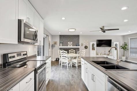 5047 Shady Moss Lane North Ridgeville OH 44039