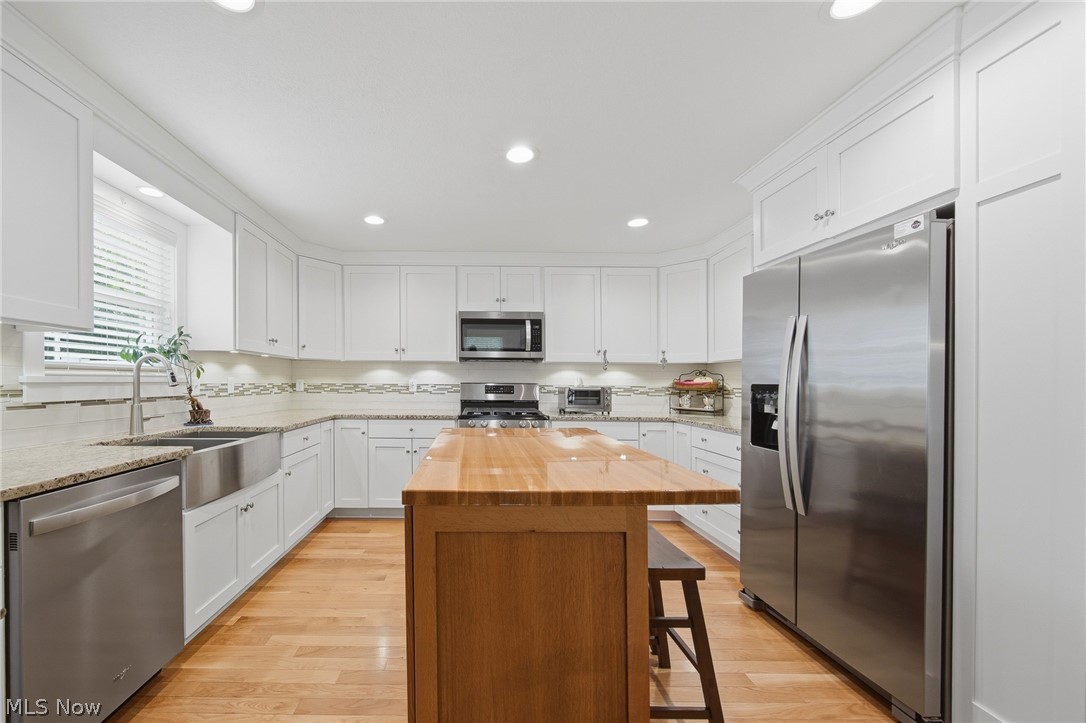 254 Thomas Avenue Munroe Falls OH 44262