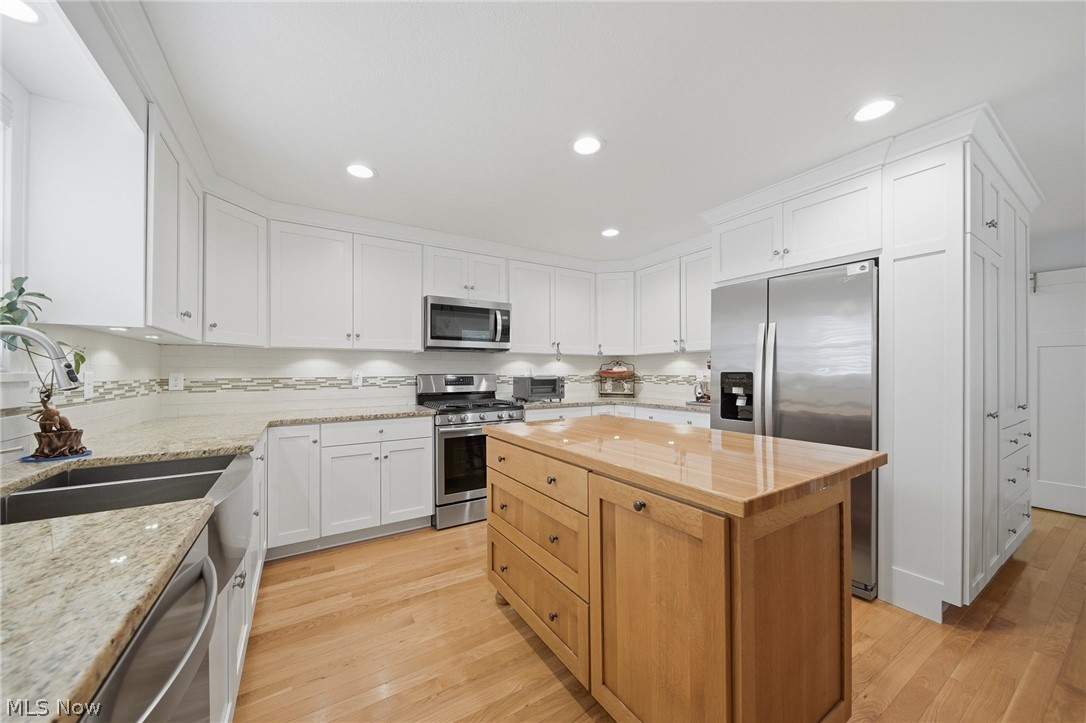 254 Thomas Avenue Munroe Falls OH 44262