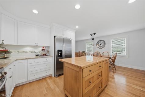 254 Thomas Avenue Munroe Falls OH 44262