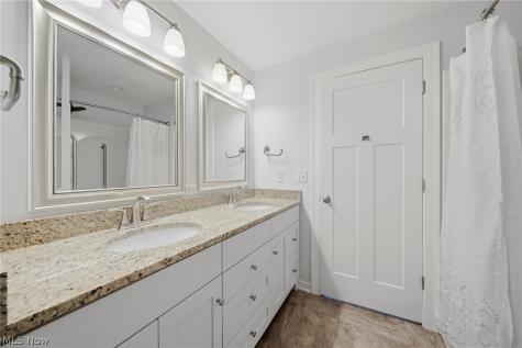 254 Thomas Avenue Munroe Falls OH 44262