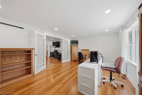 254 Thomas Avenue Munroe Falls OH 44262