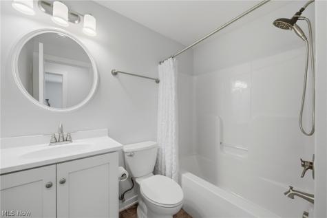 254 Thomas Avenue Munroe Falls OH 44262