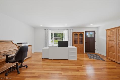254 Thomas Avenue Munroe Falls OH 44262