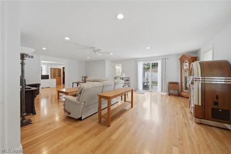 254 Thomas Avenue Munroe Falls OH 44262