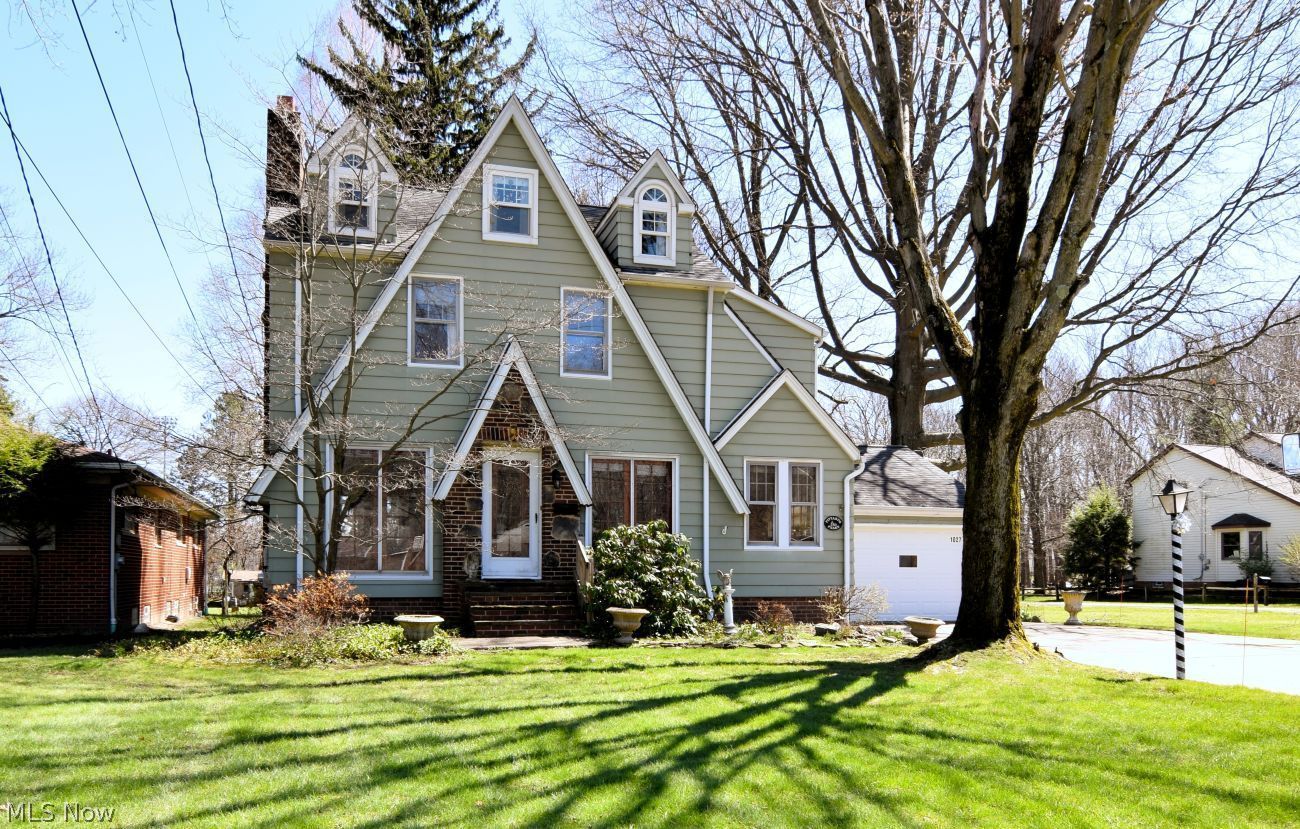 1027 Lander Road Mayfield Village OH 44143