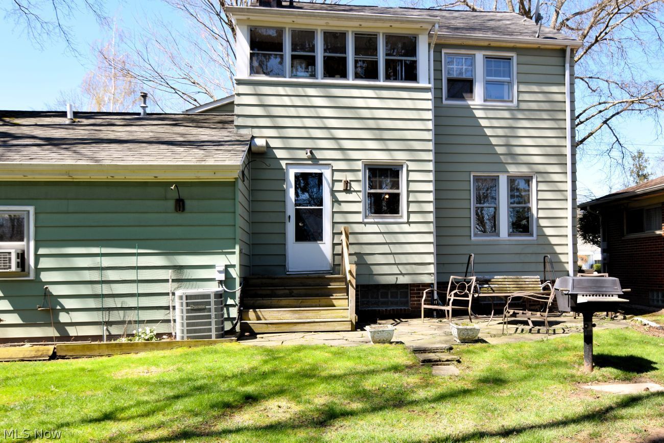 1027 Lander Road Mayfield Village OH 44143