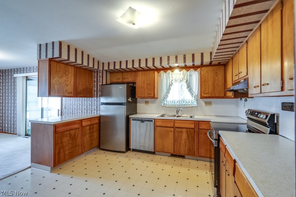 209 Shiawassee Avenue Akron OH 44333