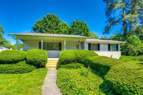 209 Shiawassee Avenue Akron OH 44333