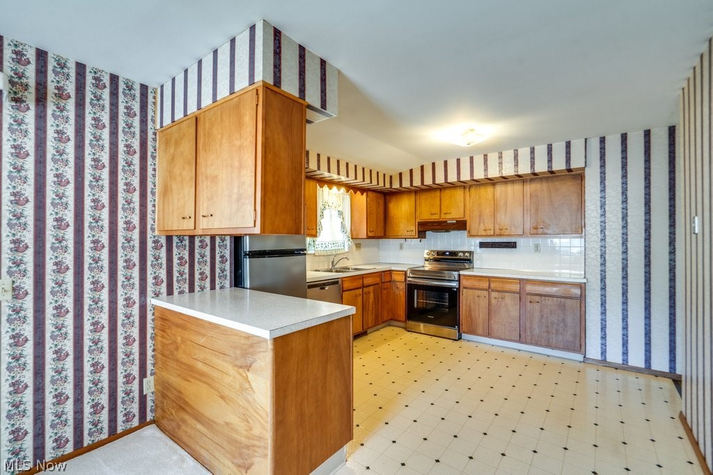 209 Shiawassee Avenue Akron OH 44333