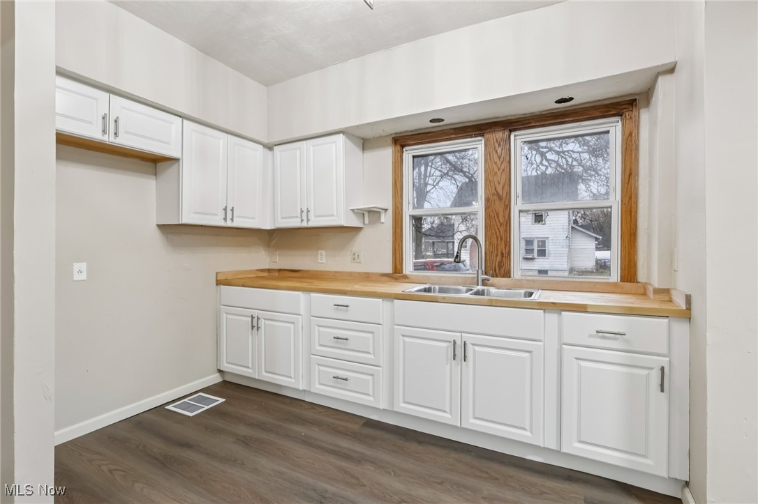 487 Bacon Avenue Akron OH 44320