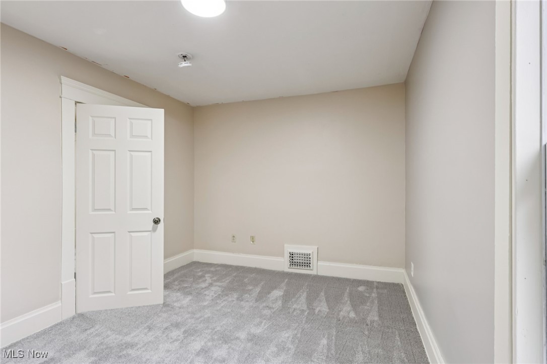 487 Bacon Avenue Akron OH 44320