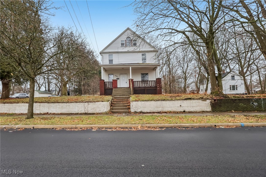 487 Bacon Avenue Akron OH 44320