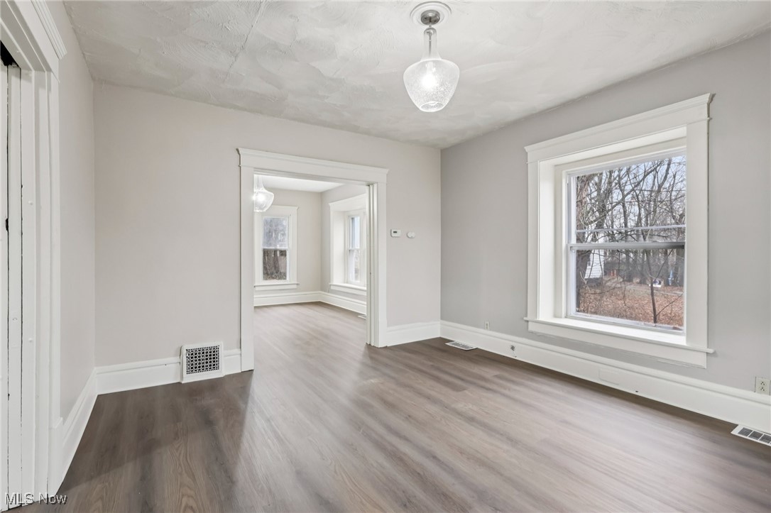 487 Bacon Avenue Akron OH 44320