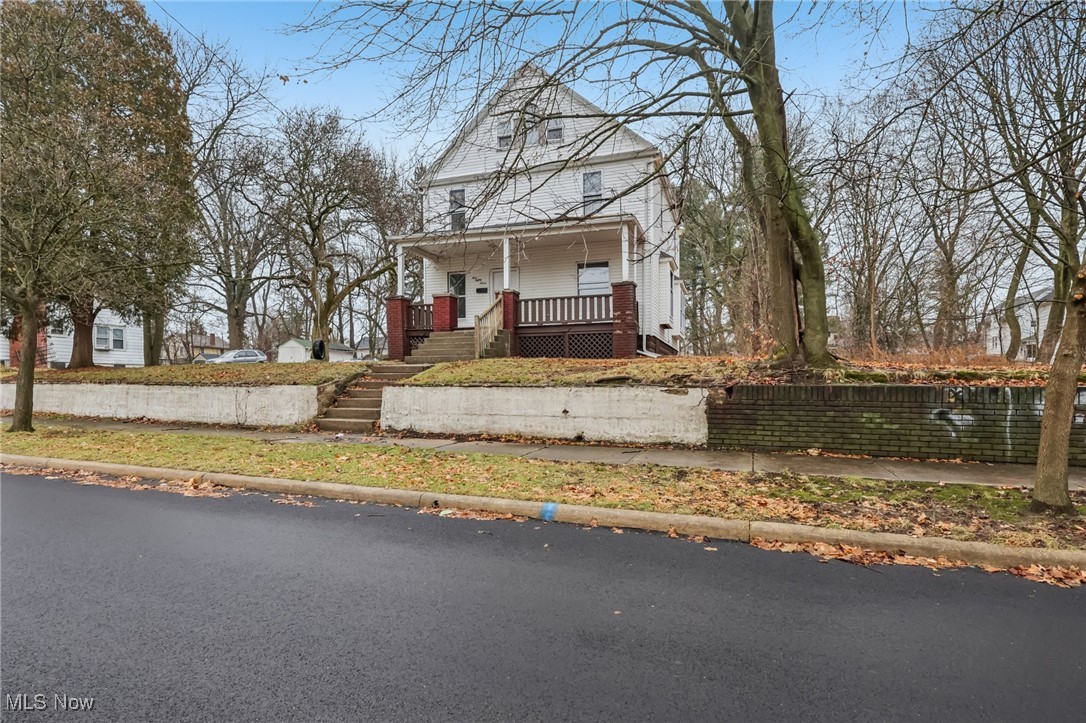 487 Bacon Avenue Akron OH 44320