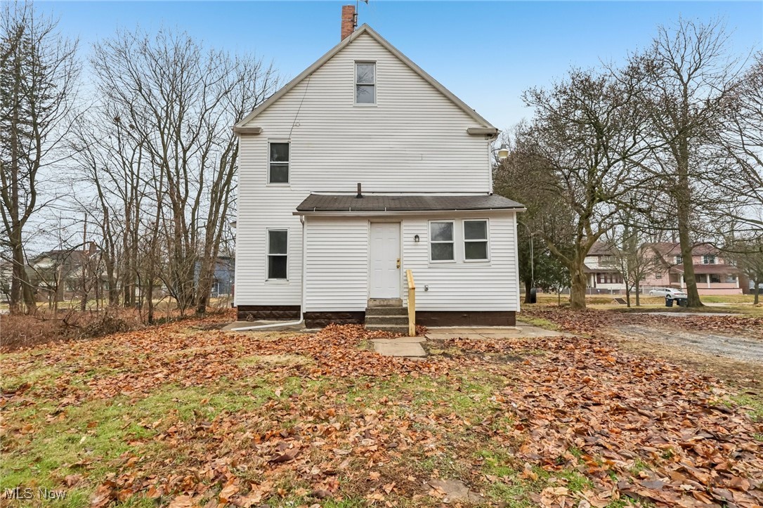 487 Bacon Avenue Akron OH 44320