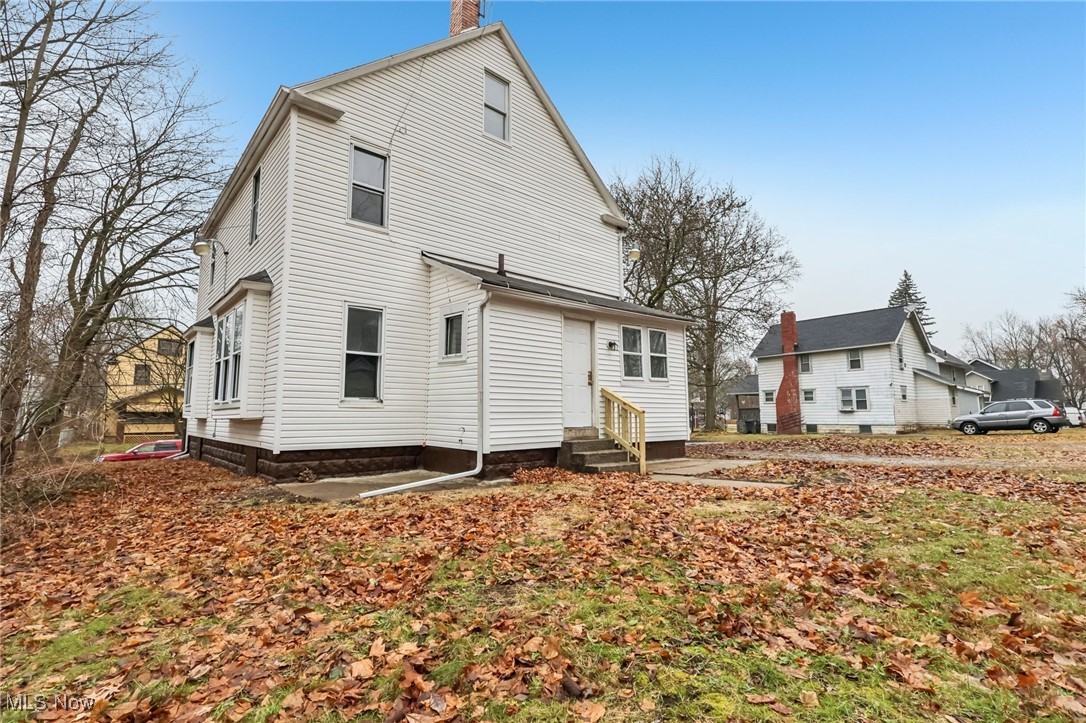 487 Bacon Avenue Akron OH 44320