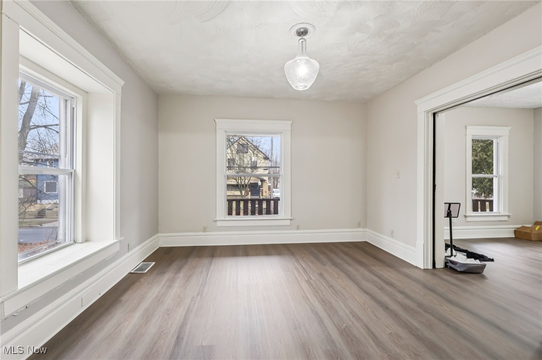 487 Bacon Avenue Akron OH 44320