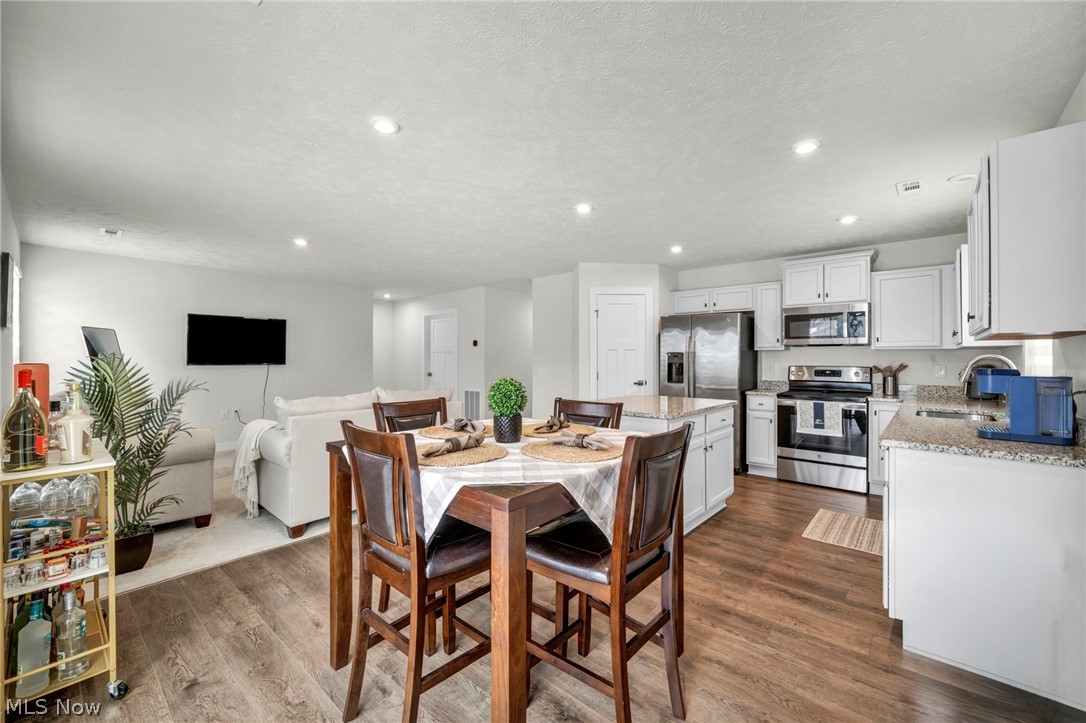141 W Spring Drive Elyria OH 44035