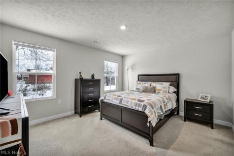 141 W Spring Drive Elyria OH 44035