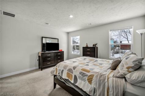 141 W Spring Drive Elyria OH 44035