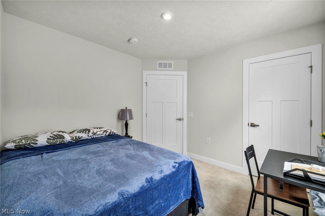141 W Spring Drive Elyria OH 44035