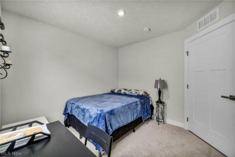 141 W Spring Drive Elyria OH 44035