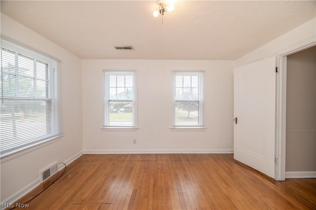 2505 E Market Street Warren OH 44483