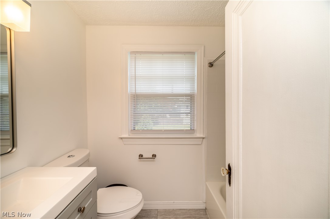 2505 E Market Street Warren OH 44483