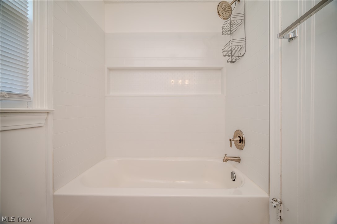 2505 E Market Street Warren OH 44483
