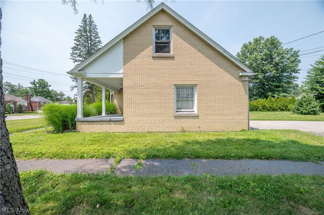 2505 E Market Street Warren OH 44483