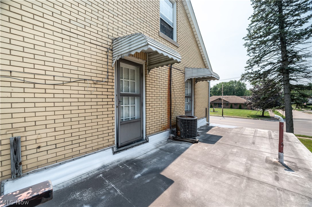 2505 E Market Street Warren OH 44483
