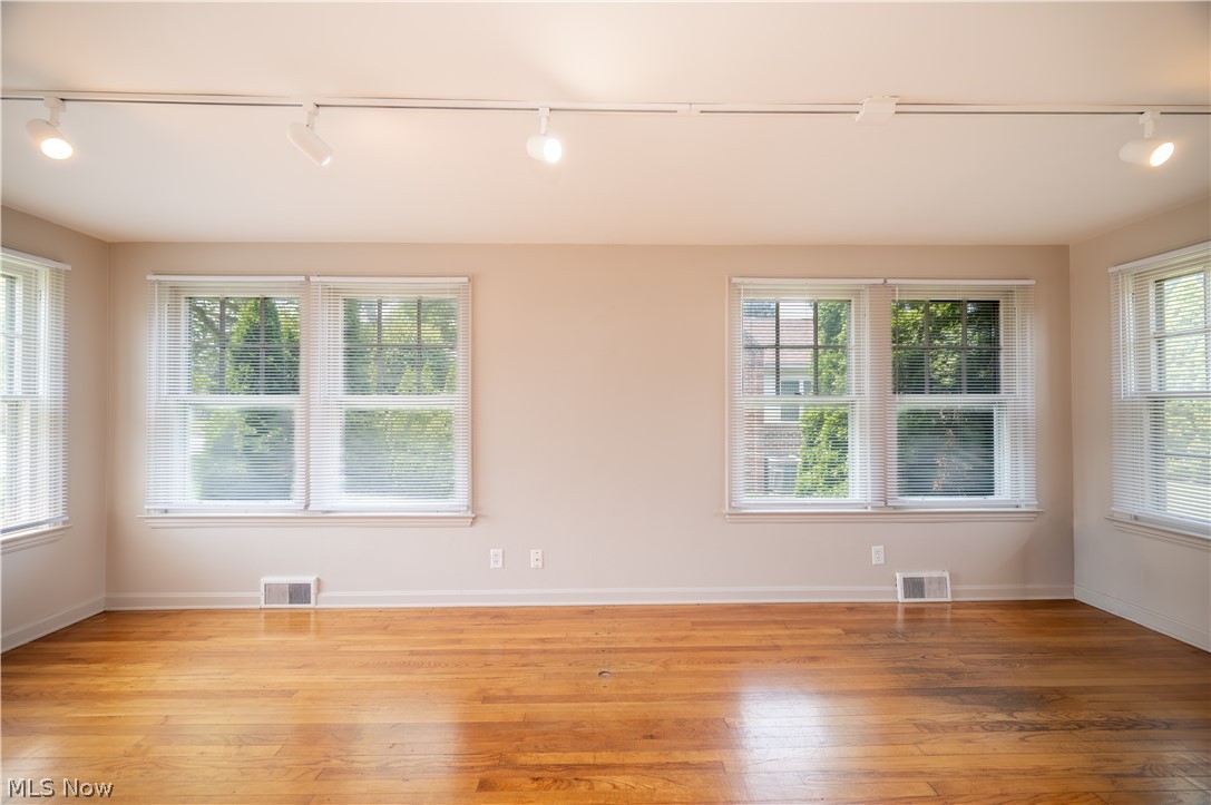 2505 E Market Street Warren OH 44483