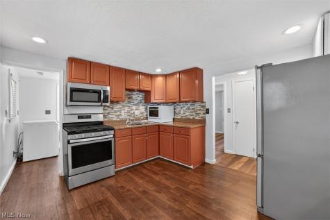 1239 E 332nd Street Eastlake OH 44095