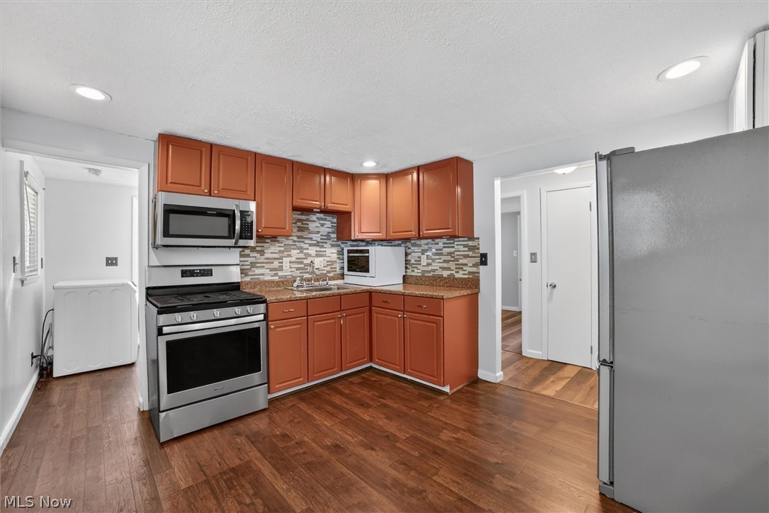 1239 E 332nd Street Eastlake OH 44095