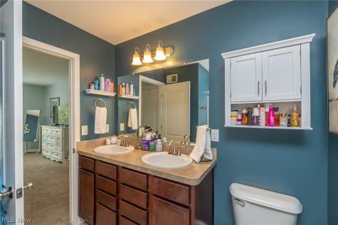 9660 Grand Oaks Trail Olmsted Twp OH 44138