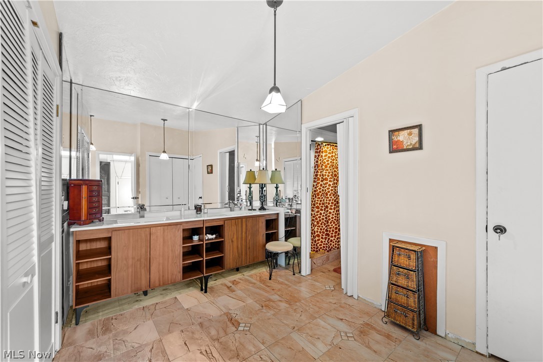 1920 S Belvoir Boulevard South Euclid OH 44121