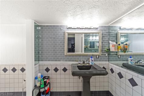 1920 S Belvoir Boulevard South Euclid OH 44121