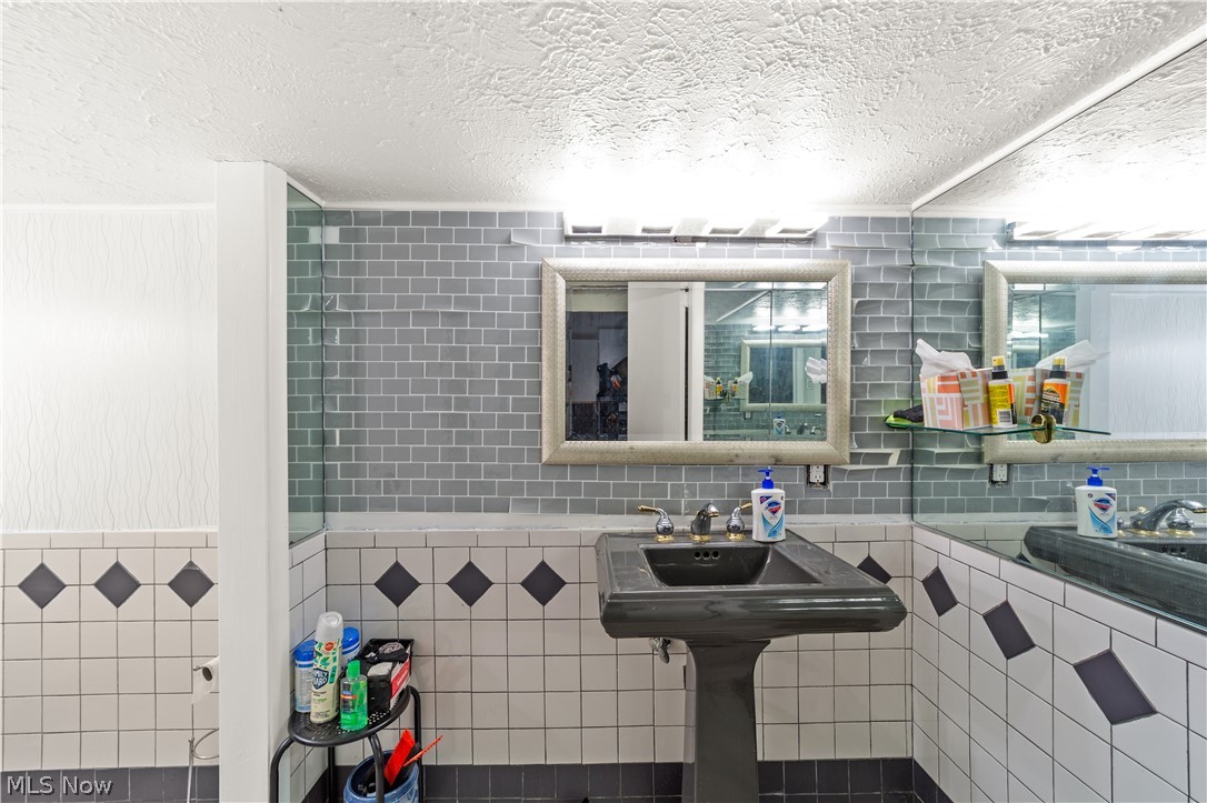 1920 S Belvoir Boulevard South Euclid OH 44121