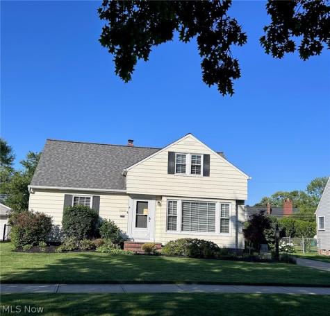 561 Crescent Drive Willowick OH 44095