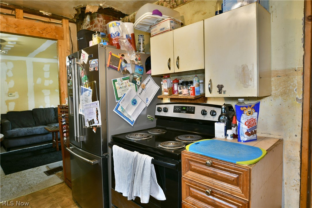 42 Dangel Avenue Akron OH 44312