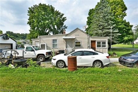 42 Dangel Avenue Akron OH 44312